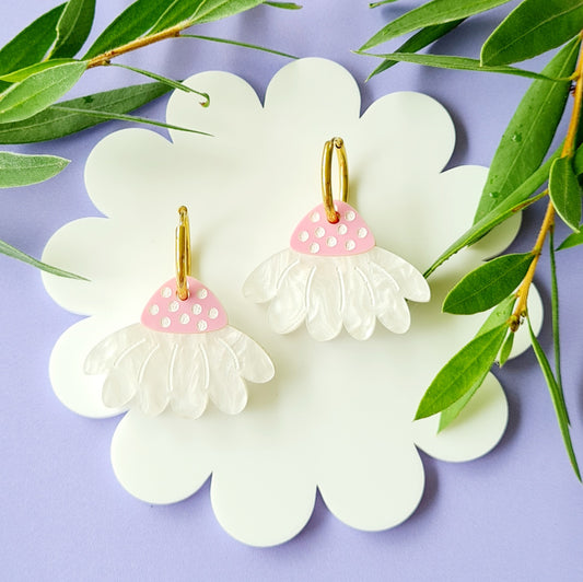 Droopy Daisy Flower Dangle Earrings