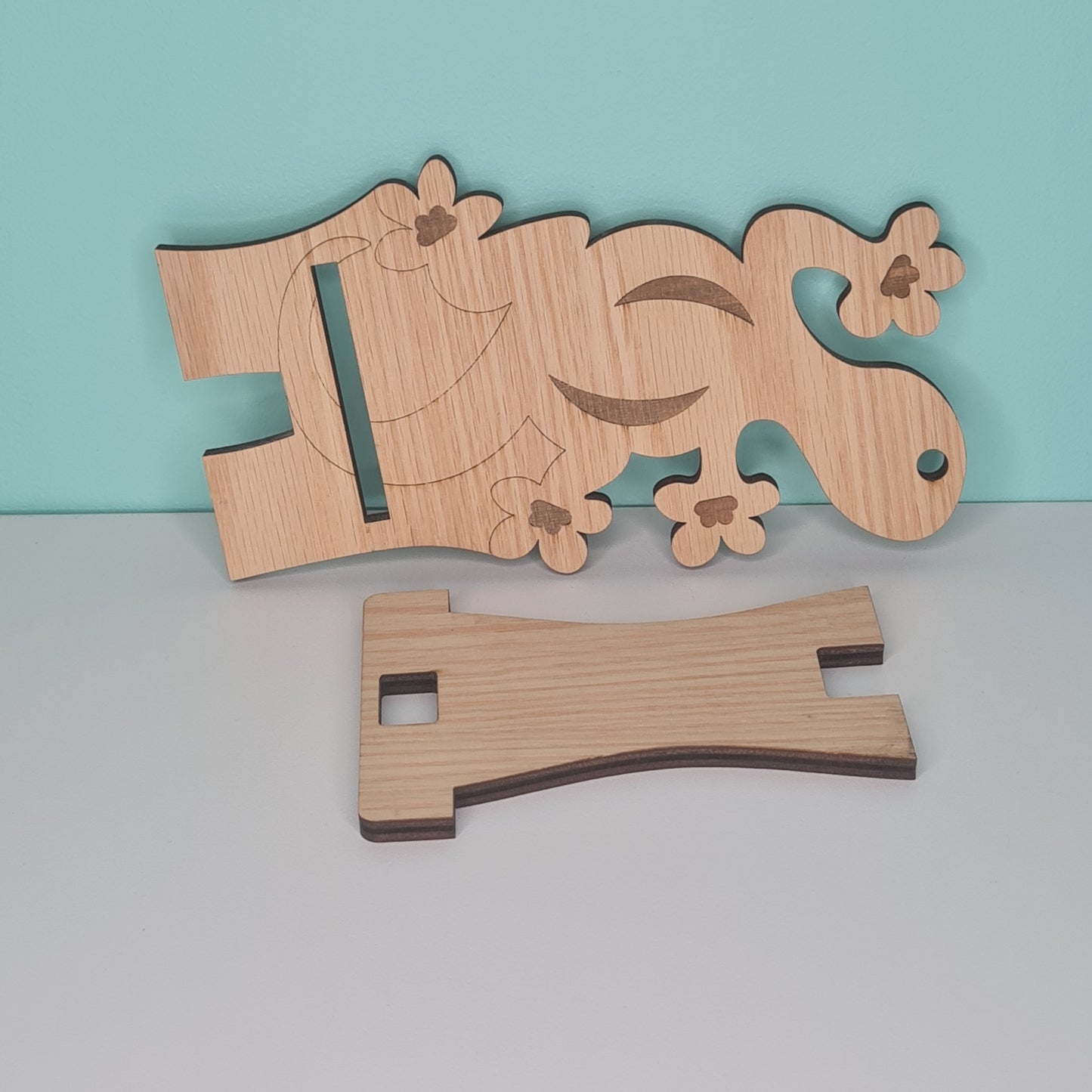 Gecko or Lizard Mobile Phone Stand